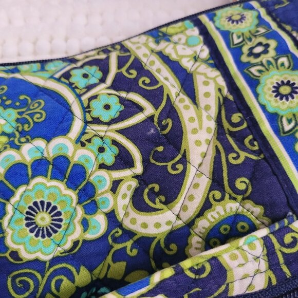 Vera Bradley Hipster Crossbody bag retired Rhythm & Blues zippers quilted EUC - Picture 9 of 12